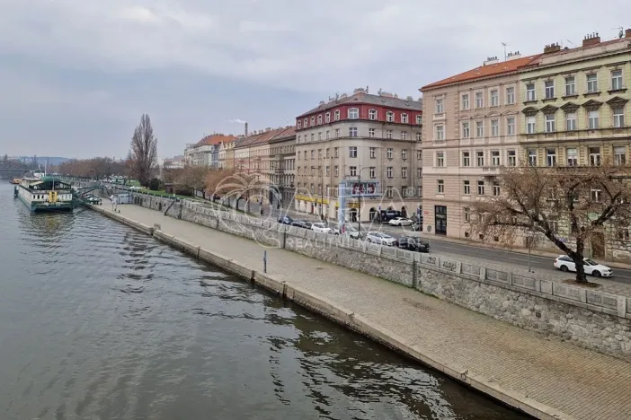 Prodej činžovního domu, Praha - Smíchov, Na bělidle, 2699 m2