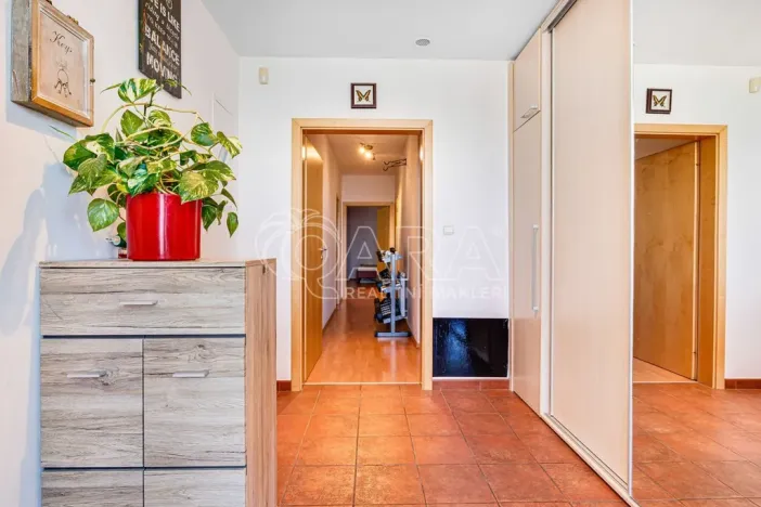 Prodej rodinného domu, Zeleneč, U Lesoparku, 174 m2