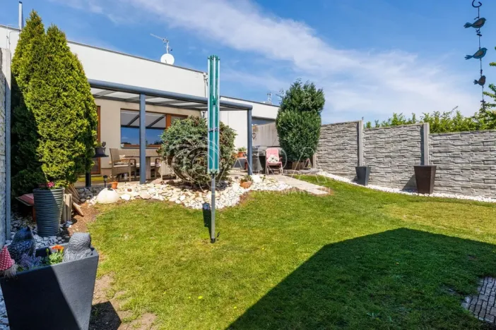 Prodej rodinného domu, Zeleneč, U Lesoparku, 174 m2