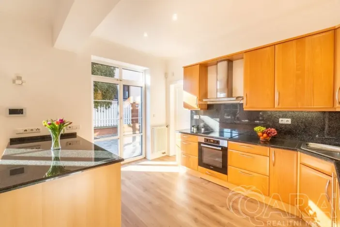 Prodej rodinného domu, Praha - Libuš, Betáňská, 509 m2