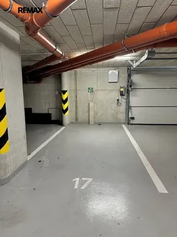 Pronájem garážového stání, Kladno, Štěpána Rautenstraucha, 13 m2