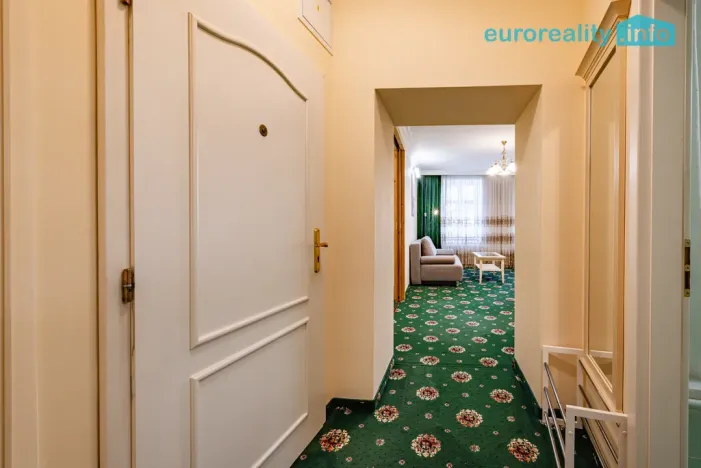 Pronájem ubytování, Karlovy Vary, Libušina, 340 m2