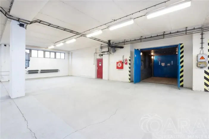 Pronájem skladu, Planá nad Lužnicí, Chýnovská, 1998 m2