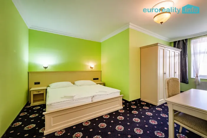 Pronájem bytu 2+1, Karlovy Vary, Libušina, 65 m2