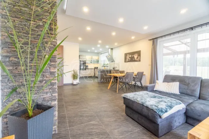 Prodej rodinného domu, Rožmitál pod Třemšínem - Zalány, 180 m2