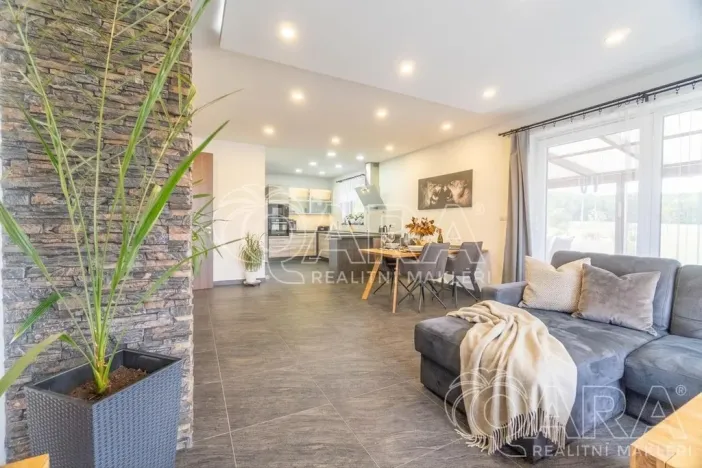 Prodej rodinného domu, Rožmitál pod Třemšínem - Zalány, 180 m2