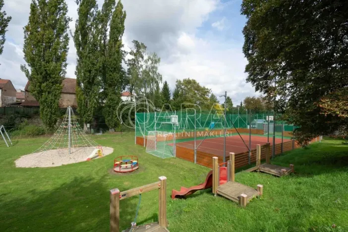 Prodej rodinného domu, Zápy, 200 m2