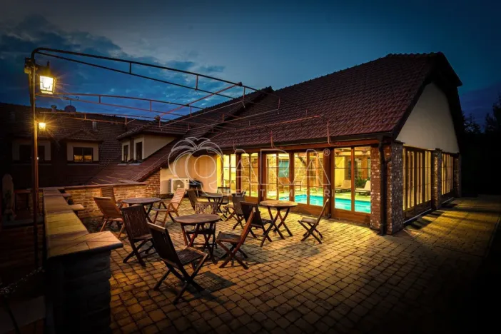 Prodej ubytování, Hlohovec, Na kopci, 1450 m2