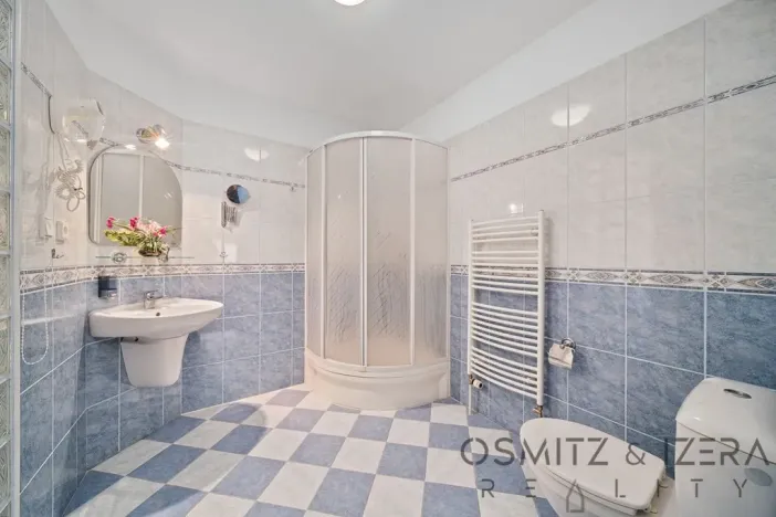 Prodej ubytování, Praha - Libeň, Davídkova, 890 m2