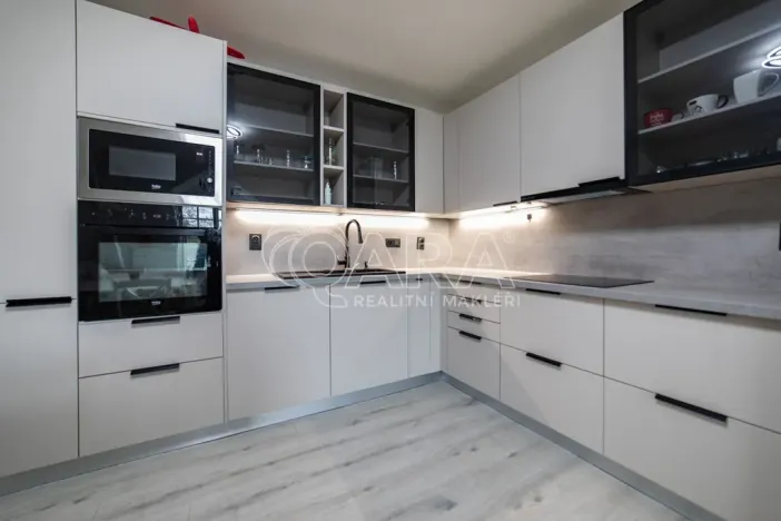 Prodej bytu 5+kk, Holubice, Za Dvorem, 117 m2