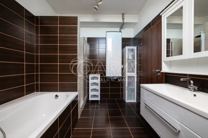 Prodej bytu 5+kk, Holubice, Za Dvorem, 117 m2