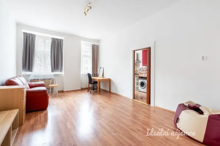 Pronájem bytu 1+kk, Praha - Nusle, 5. května, 36 m2