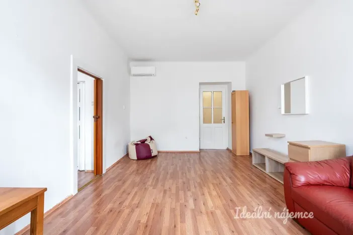 Pronájem bytu 1+kk, Praha - Nusle, 5. května, 36 m2