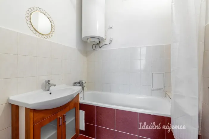 Pronájem bytu 1+kk, Praha - Nusle, 5. května, 36 m2