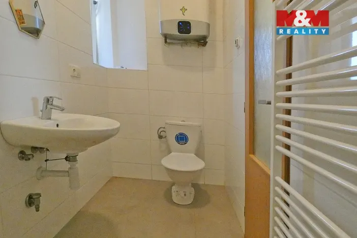 Pronájem bytu 1+kk, Ronov nad Doubravou, Zámecká, 31 m2