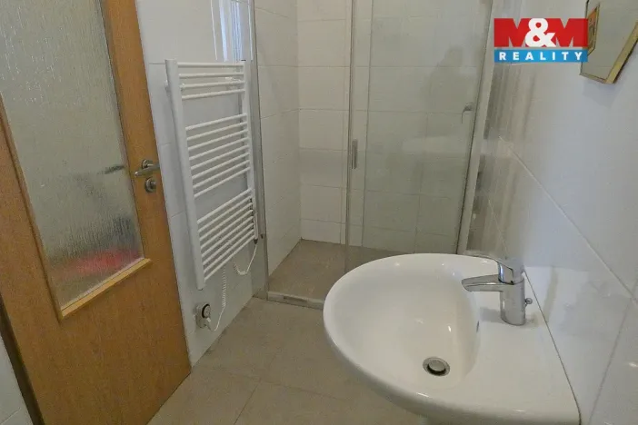 Pronájem bytu 1+kk, Ronov nad Doubravou, Zámecká, 31 m2