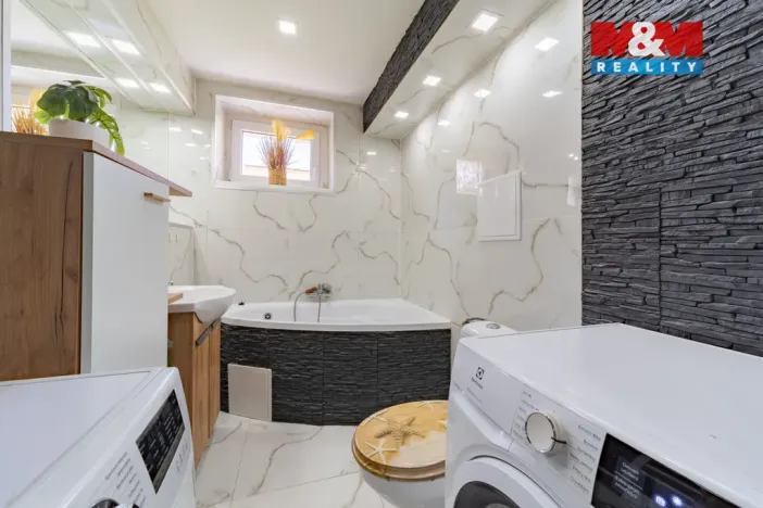 Prodej bytu 2+1, Ostrov, Šafaříkova, 55 m2