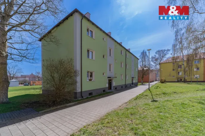 Prodej bytu 2+1, Ostrov, Šafaříkova, 55 m2