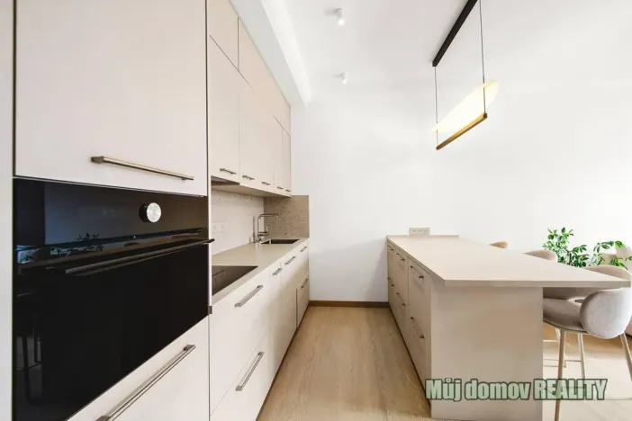 Pronájem bytu 2+kk, Praha - Malá Strana, Mostecká, 54 m2