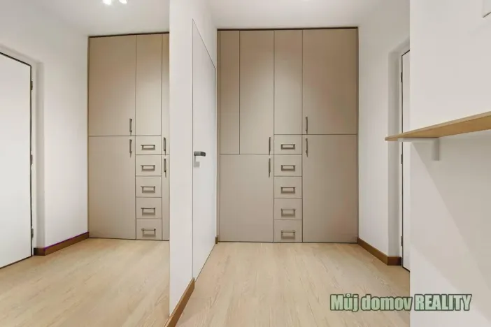 Pronájem bytu 2+kk, Praha - Malá Strana, Mostecká, 54 m2