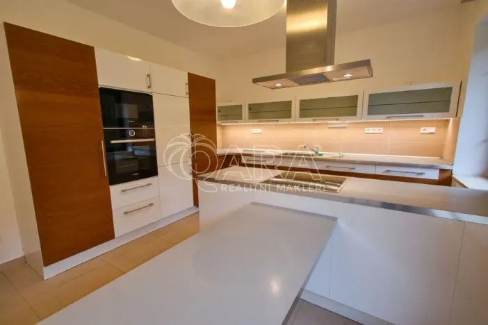 Pronájem kanceláře, Praha - Kunratice, Ke hrádku, 417 m2