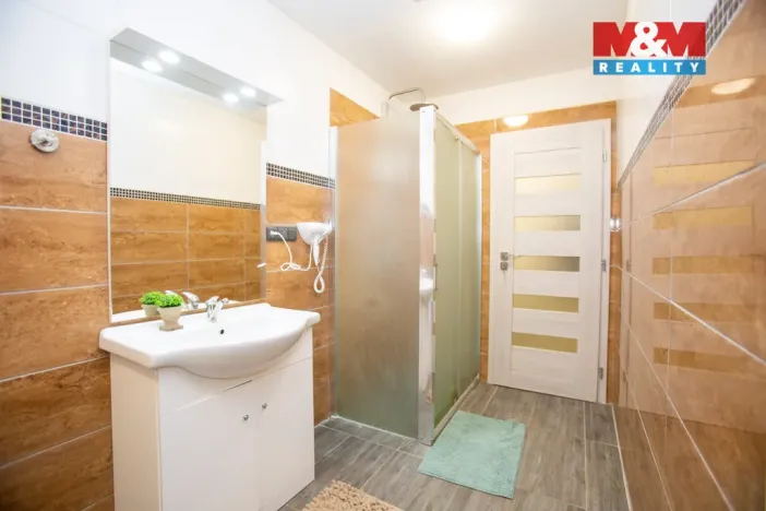 Prodej bytu 2+kk, Dešná, 52 m2