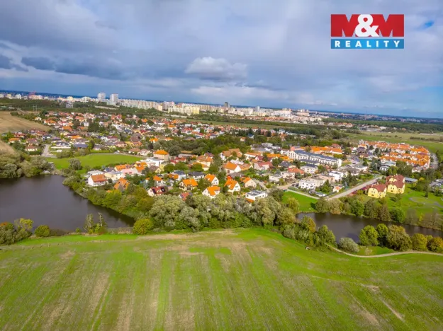 Prodej pole, Praha - Šeberov, 2421 m2