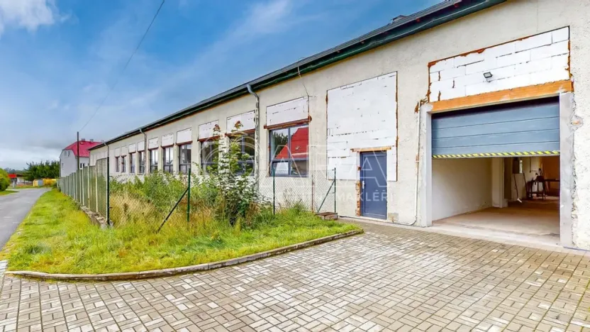 Pronájem skladu, Luby, 1700 m2