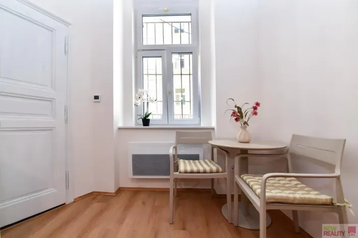 Prodej bytu 1+kk, Praha - Bubeneč, Sochařská, 28 m2