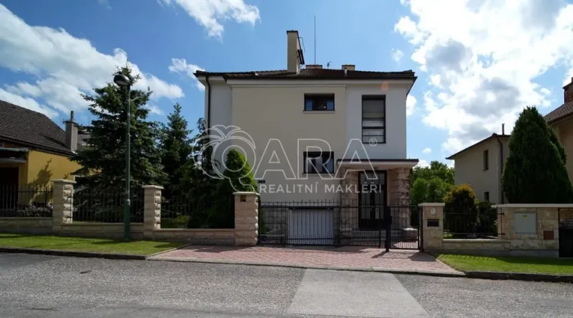 Prodej rodinného domu, Lázně Bělohrad, Tyršova, 247 m2