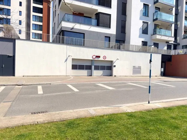 Pronájem bytu 2+kk, Praha - Holešovice, Sanderova, 63 m2