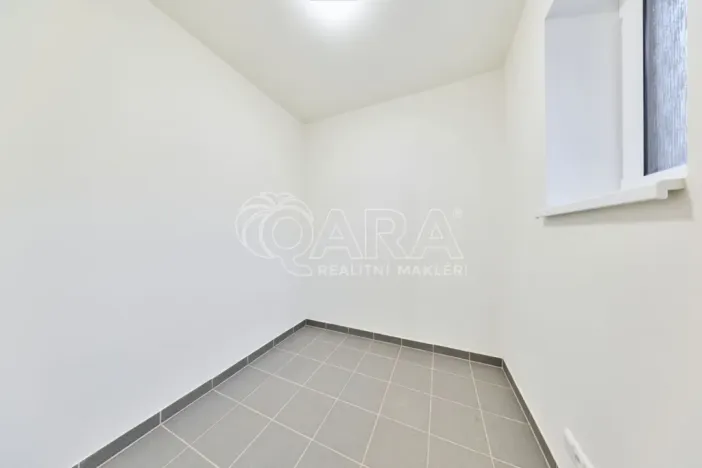 Prodej bytu 4+kk, Mladé Buky - Hertvíkovice, 132 m2