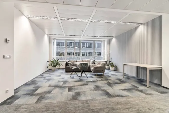 Pronájem kanceláře, Praha - Dejvice, Evropská, 236 m2