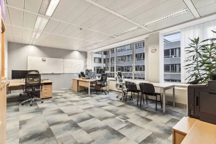 Pronájem kanceláře, Praha - Dejvice, Evropská, 236 m2