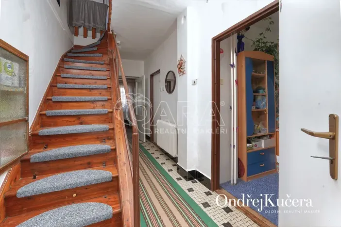 Prodej rodinného domu, Kosoř, Dolejší, 250 m2