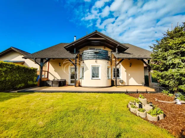 Prodej rodinného domu, Srubec, 334 m2