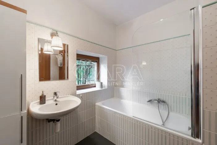 Prodej rodinného domu, Statenice, Ke Kulnám, 191 m2