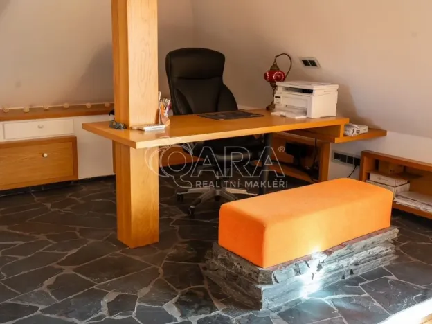 Prodej atypického bytu, Šumperk, Revoluční, 99 m2