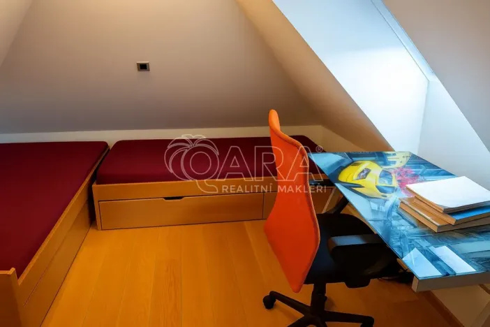 Prodej atypického bytu, Šumperk, Revoluční, 99 m2