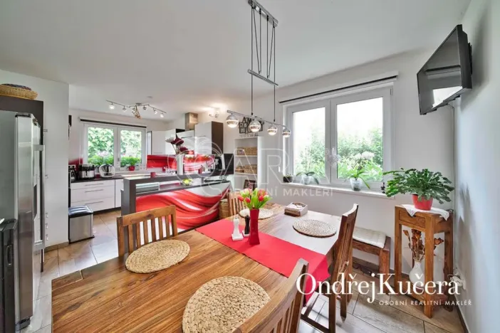 Prodej rodinného domu, Kostelec nad Labem, K Jahodovce, 140 m2