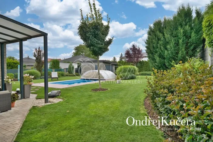 Prodej rodinného domu, Kostelec nad Labem, K Jahodovce, 140 m2