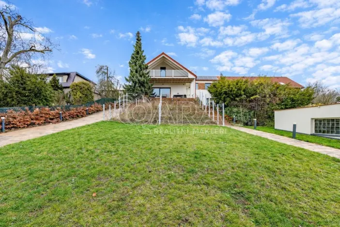 Pronájem vily, Roztoky, Nad vinicemi, 393 m2