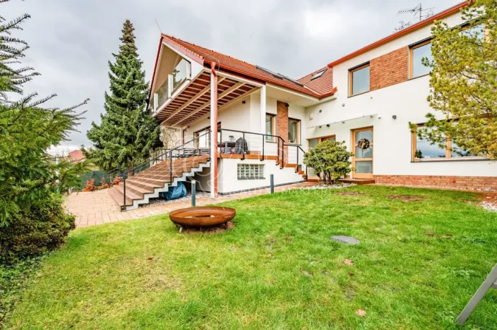Pronájem vily, Roztoky, Nad vinicemi, 393 m2