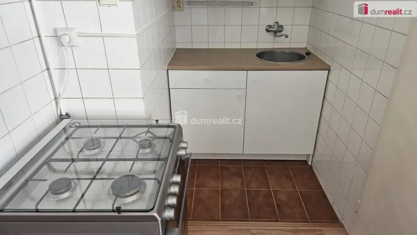 Pronájem bytu 2+kk, Praha - Hloubětín, Pod turnovskou tratí, 46 m2