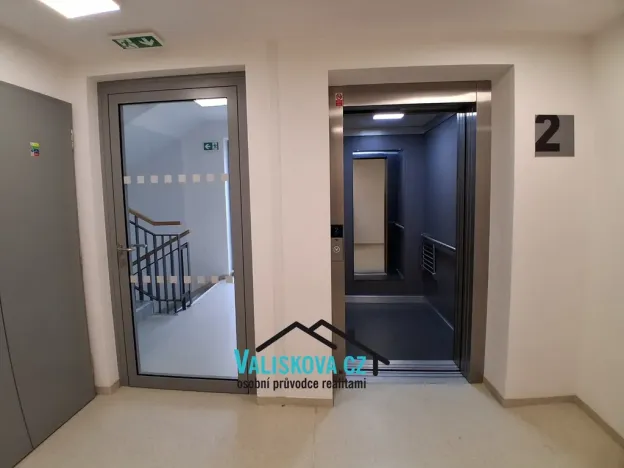 Pronájem bytu 3+1, Kroměříž, Velehradská, 89 m2