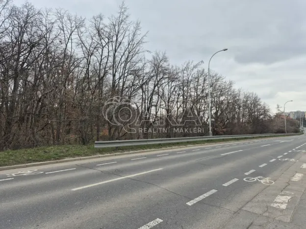 Pronájem komerčního pozemku, Praha - Háje, 2000 m2