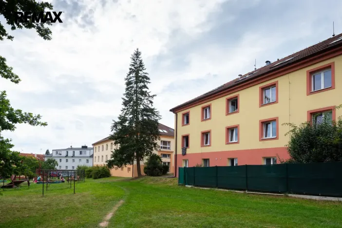 Pronájem bytu 1+1, Mníšek pod Brdy, Rudé armády, 32 m2