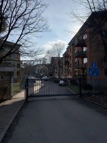 Pronájem garáže, Praha - Záběhlice, Podle náhonu, 18 m2