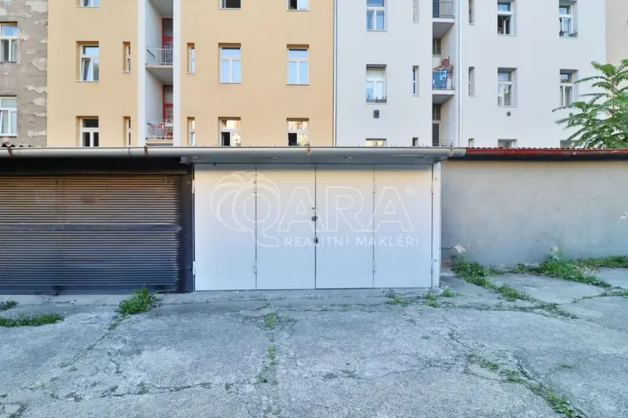 Prodej garáže, Praha - Žižkov, Čajkovského, 16 m2