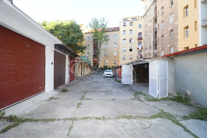 Prodej garáže, Praha - Žižkov, Čajkovského, 16 m2